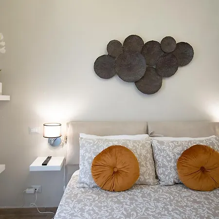 Lorenzo's Art 2 - Via Tribunali * Napoli