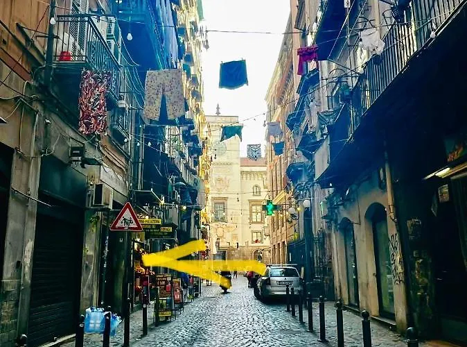 Lorenzo's Art 2 - Via Tribunali * Neapol